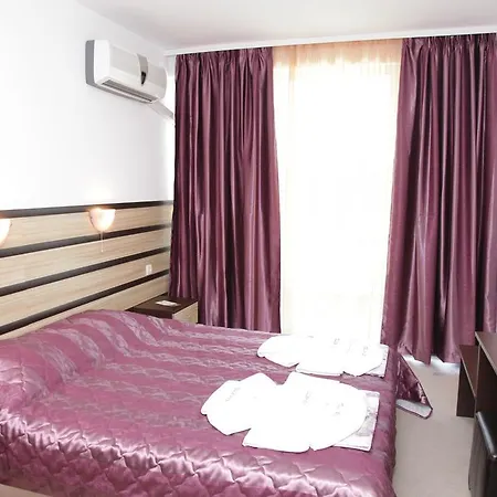 Zaara Hotel